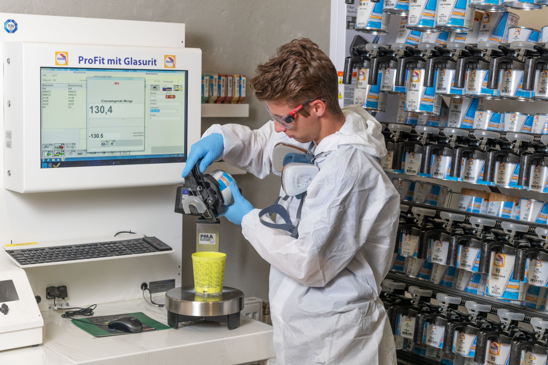 Lackiertechnik Lehrling bei Magna